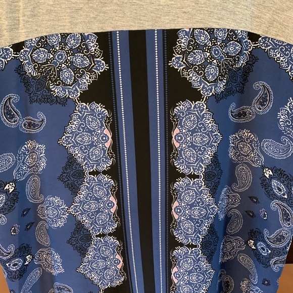 Short sleeve worn once top - Picture 3 of 6